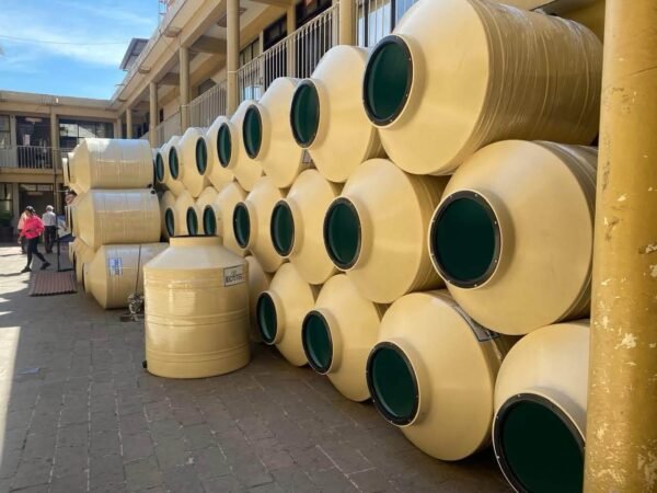 David López Flores gestiona subsidios para productos del hogar en Tuxpan