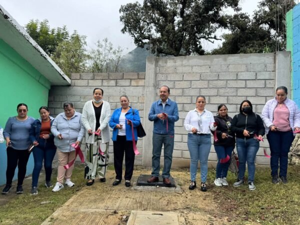 David López inaugura barda perimetral en primaria Nicolás Bravo de El Jazmín