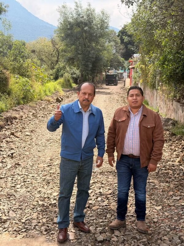 David López supervisa obras de pavimentación y Centro Libre para la Mujer en Tuxpan