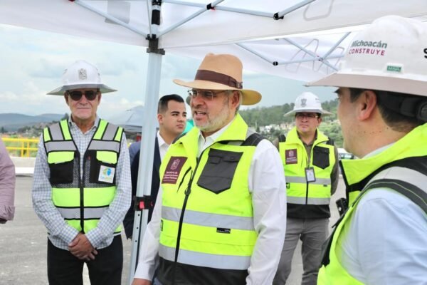 Alfredo Ramírez Bedolla supervisa avances del segundo anillo periférico en Morelia