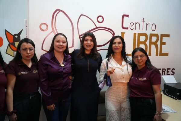 Norma Yáñez inaugura Centro LIBRE y entrega apoyos en Jungapeo