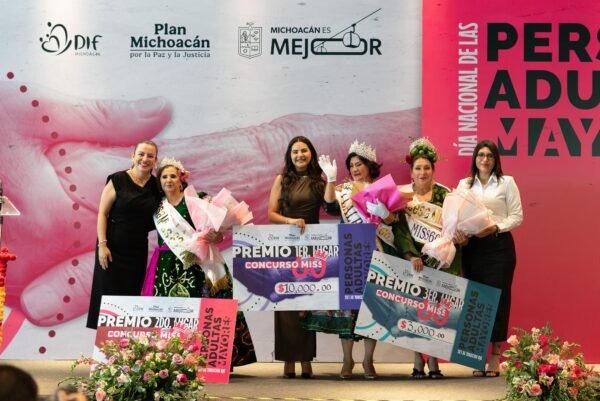 DIF Michoacán celebra a adultos mayores con certamen Miss 60 en Morelia