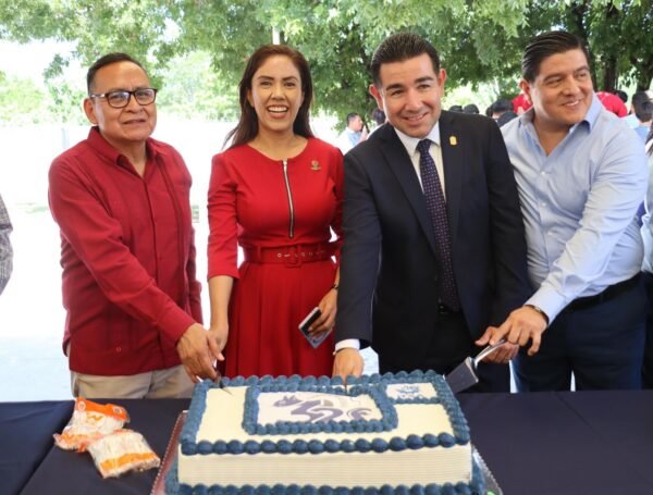 Fanny Arreola reconoce 32 años del Tecnológico de Apatzingán como motor de desarrollo
