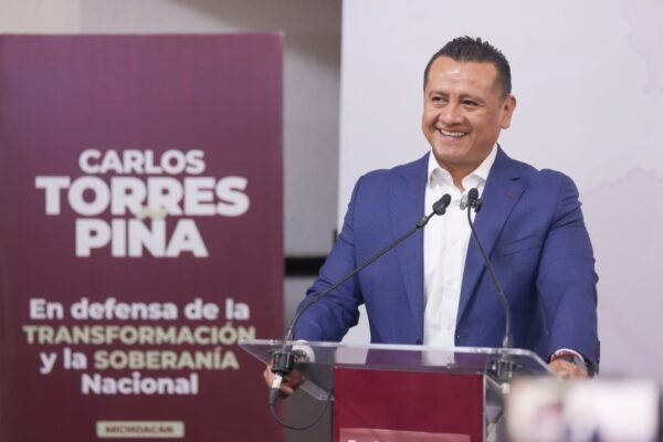 Torres Piña afirma ser único aspirante en Michoacán con exámenes de control y confianza aprobados