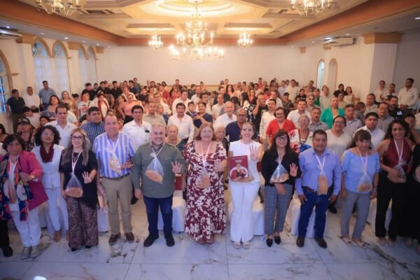 Julieta García Zepeda rinde informe legislativo en Lázaro Cárdenas