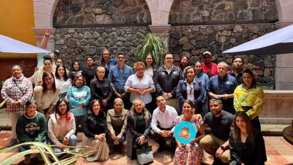 FGE refrenda compromiso con medio ambiente y fauna en encuentro animalista en Pátzcuaro