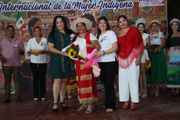 Seimujer entrega más de 4 mil pañales a mujeres de Purechucho en caravana Jalo por las Mamás