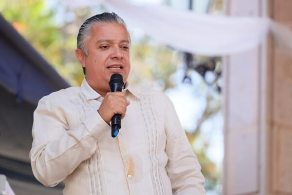 Luis Navarro reporta apoyo histórico de casi 10 mil mdp a la UMSNH en 5 años