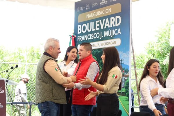 Vicente Gómez Núñez destaca trabajo conjunto para obras viales en Distrito XIX