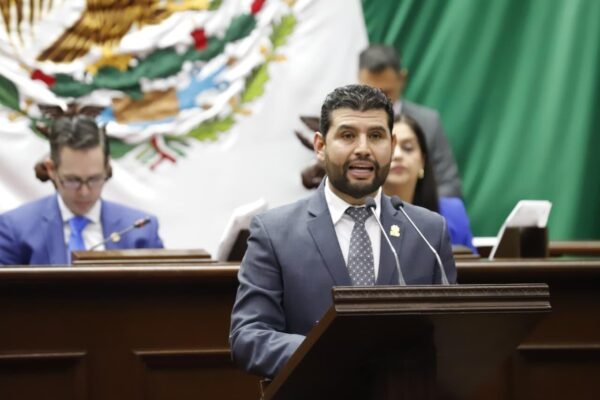 Octavio Ocampo llama a un proceso electoral de paz y confianza en Michoacán