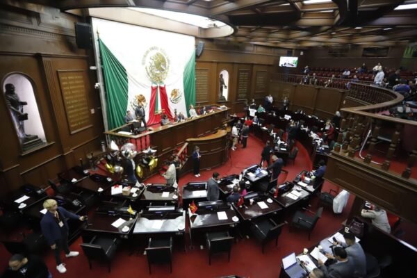76 Legislatura convoca a la Condecoración al Mérito Médico Manuel Martínez Báez