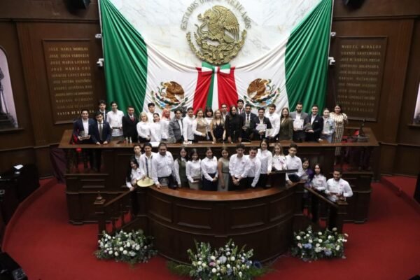 Parlamento Juvenil Incluyente 2026 concluye con llamado a seguir en la vida pública