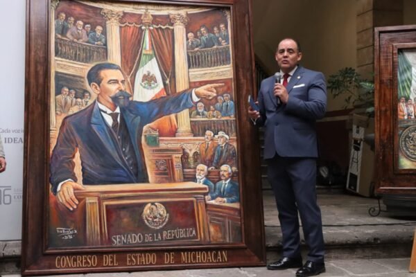 Baltazar Gaona recibe obra pictórica sobre Belisario Domínguez en el Congreso