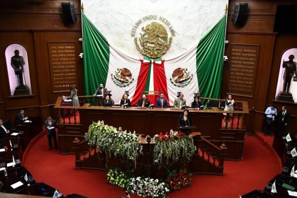 Vanhe Caratachea afirma que la oposición es necesaria en el Congreso