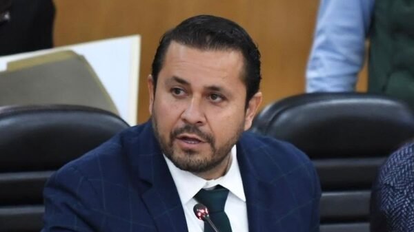 Armando Tejeda alerta caída del 63.7% en crédito hipotecario para familias de bajos ingresos