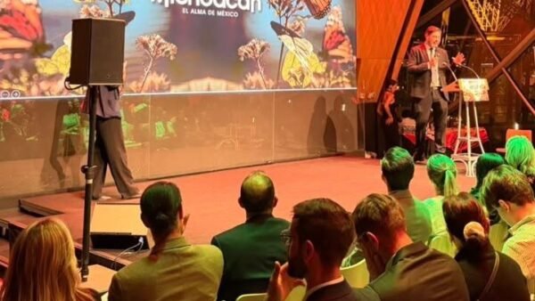 Michoacán promueve su riqueza turística y cultural en la Torre Eiffel