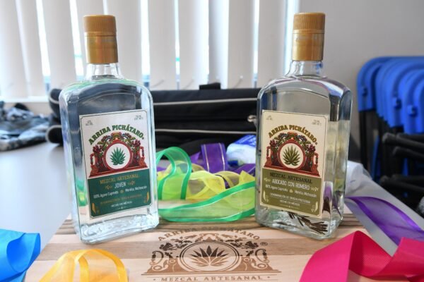 Festival Mezcaliza reunirá 25 marcas de mezcal michoacano en Ceconexpo