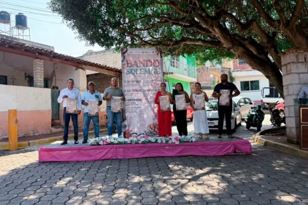 Ismael Arriaga devela Bando Solemne y arranca Fiestas Patrias en Juárez