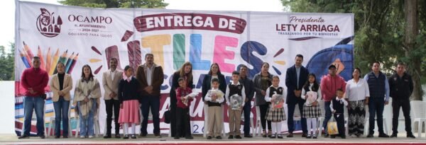 Lety Arriaga entrega útiles escolares gratis en Ocampo