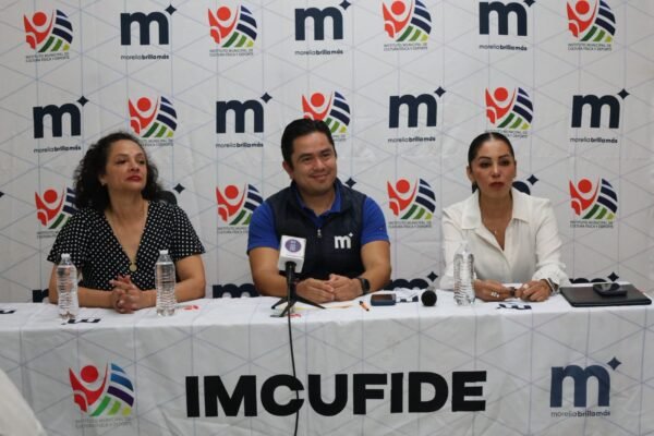 Imcufide abre curso gratuito de natación artística en Morelia
